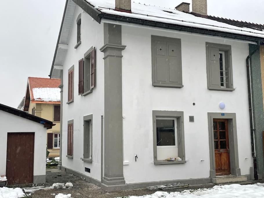 Villa Charmante Maison Mitoyenne à Broc Extérieur photo